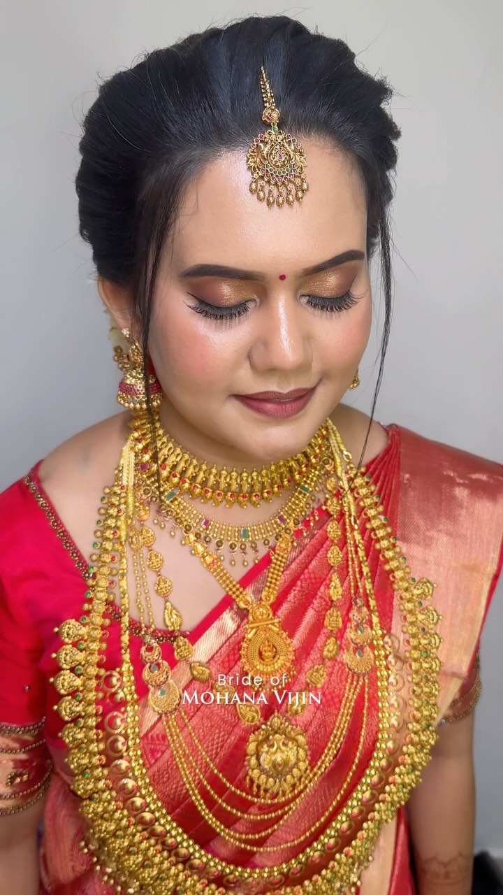 MOHANA VIJIN MAKEOVER STUDIO Gallery 0